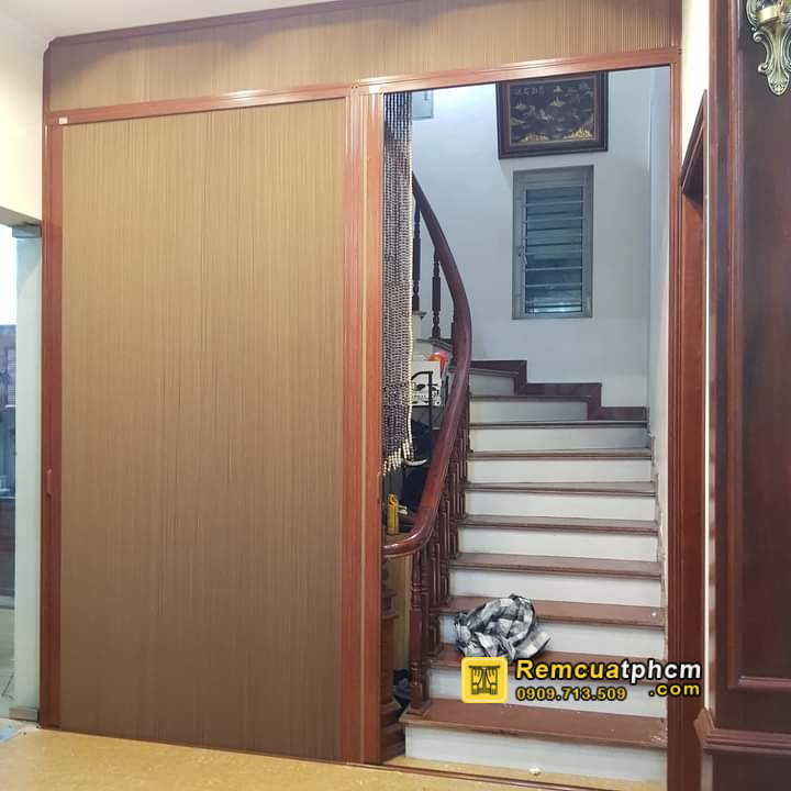 Vách ngăn rèm tổ ong tphcm che chắn cầu thang Vách ngăn rèm tổ ong tphcm che chắn cầu thang